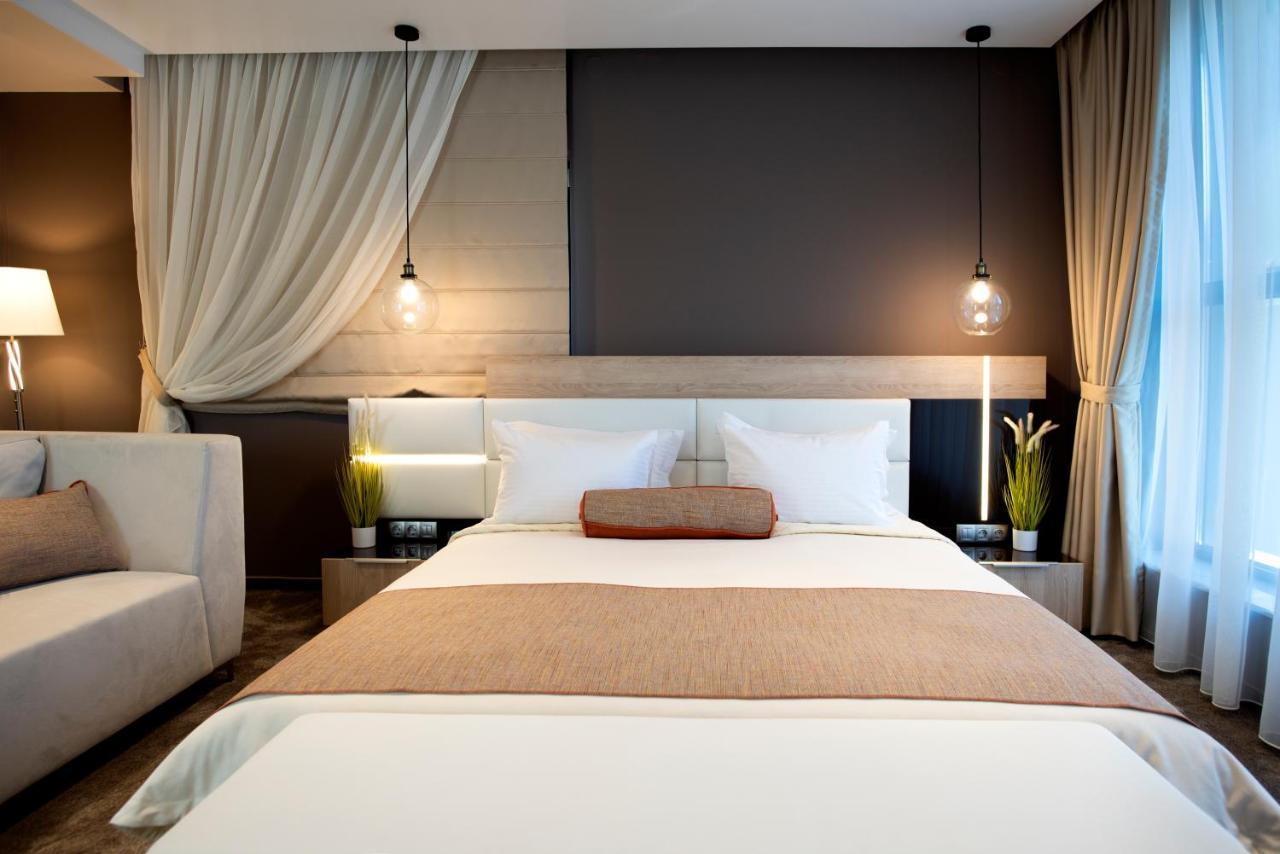 Family Hotel Business Club Sjumen Eksteriør billede