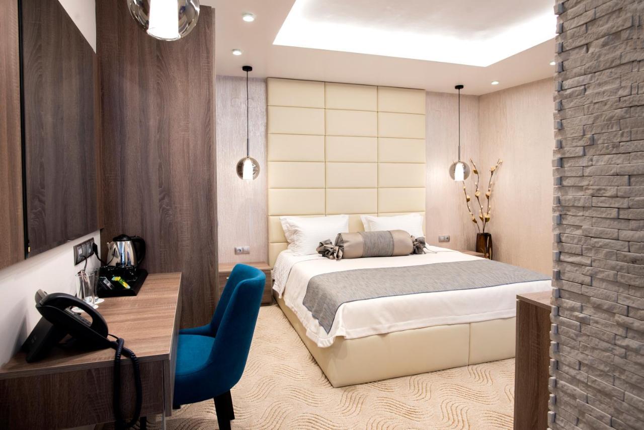 Family Hotel Business Club Sjumen Eksteriør billede