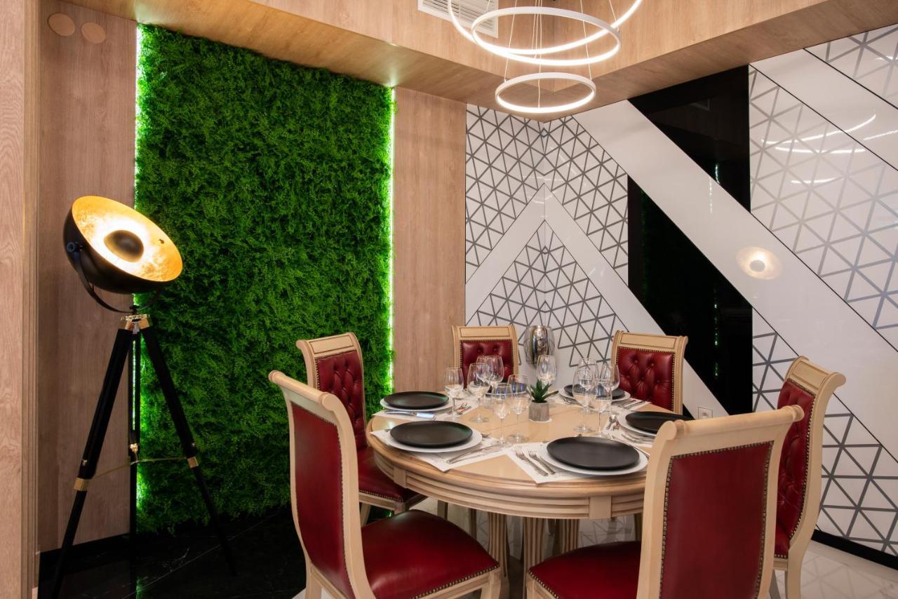 Family Hotel Business Club Sjumen Eksteriør billede